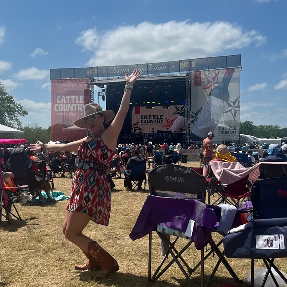 🎥 LIVE SHOW ALERT! 🎥 - Picture 11 of 16